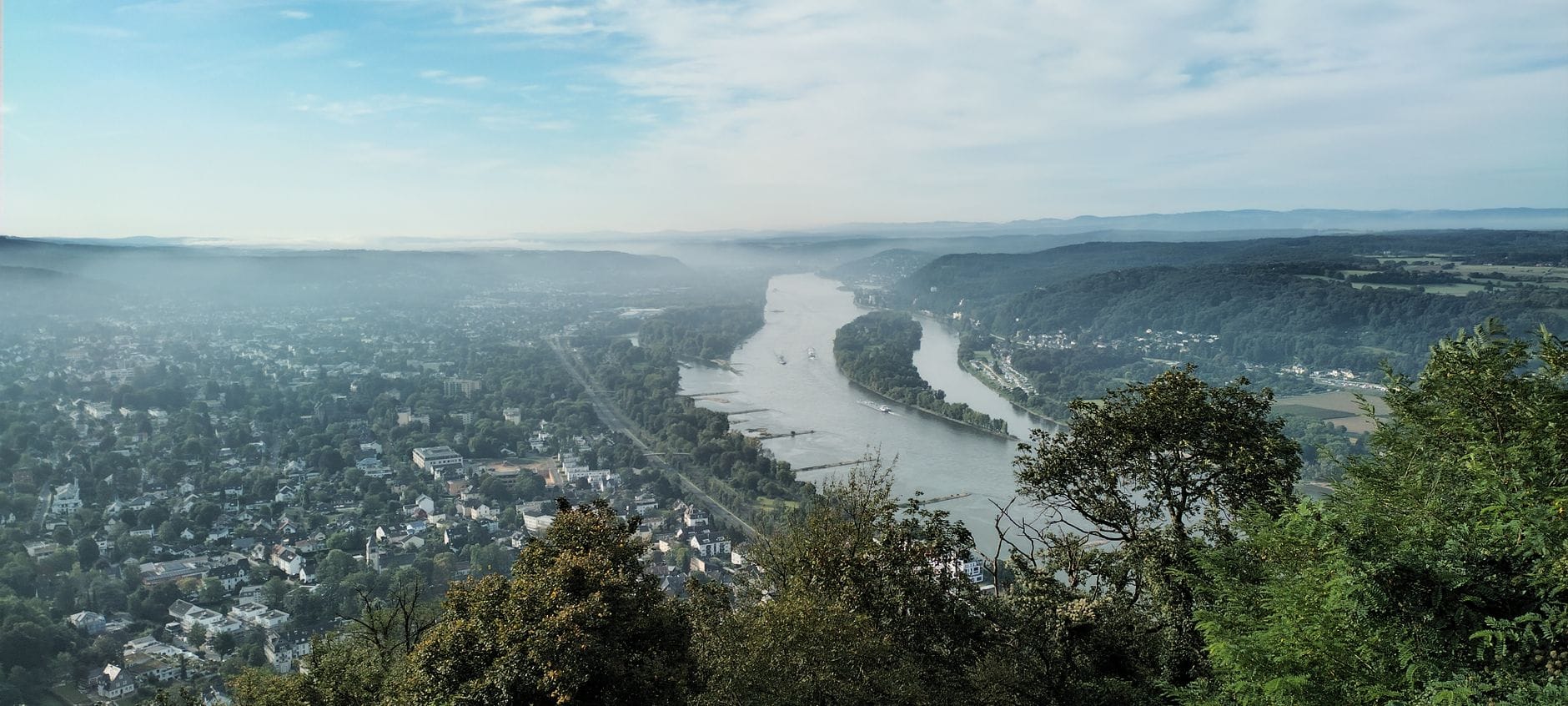 Panorama miasta nad Renem z lotu ptaka